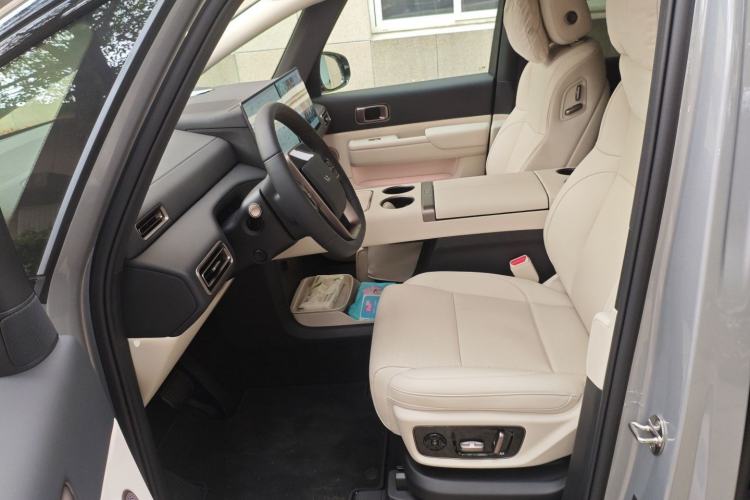 Used Li Auto MEGA 2025 Home Family Special Edition Left Front Seat