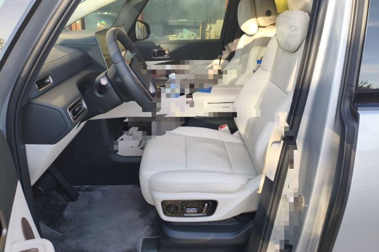 Used Li Auto MEGA 2025 Home Family Special Edition Left Front Seat