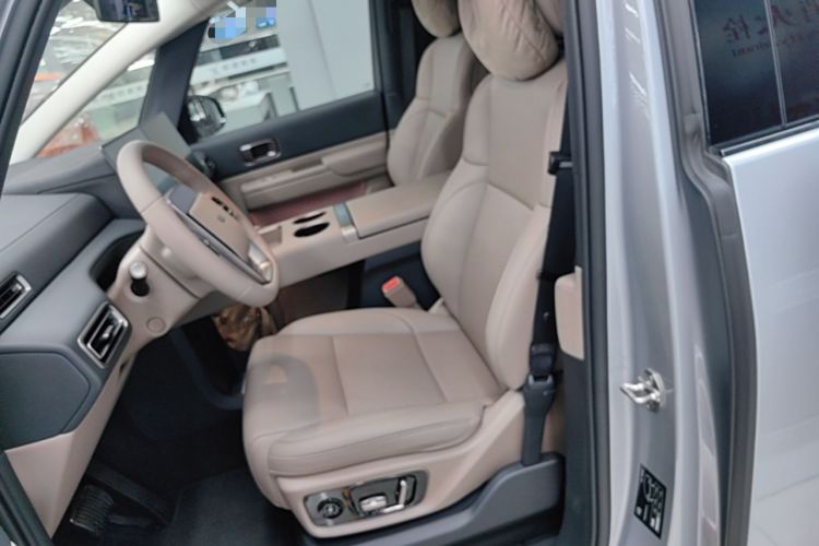 Used Li Auto MEGA 2025 Home Family Special Edition Left Front Seat