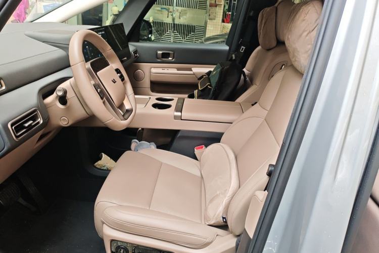 Used Li Auto MEGA 2025 Home Family Special Edition Left Front Seat