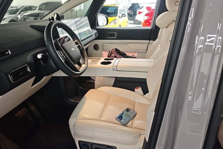Used Li Auto MEGA 2025 Home Family Special Edition Left Front Seat