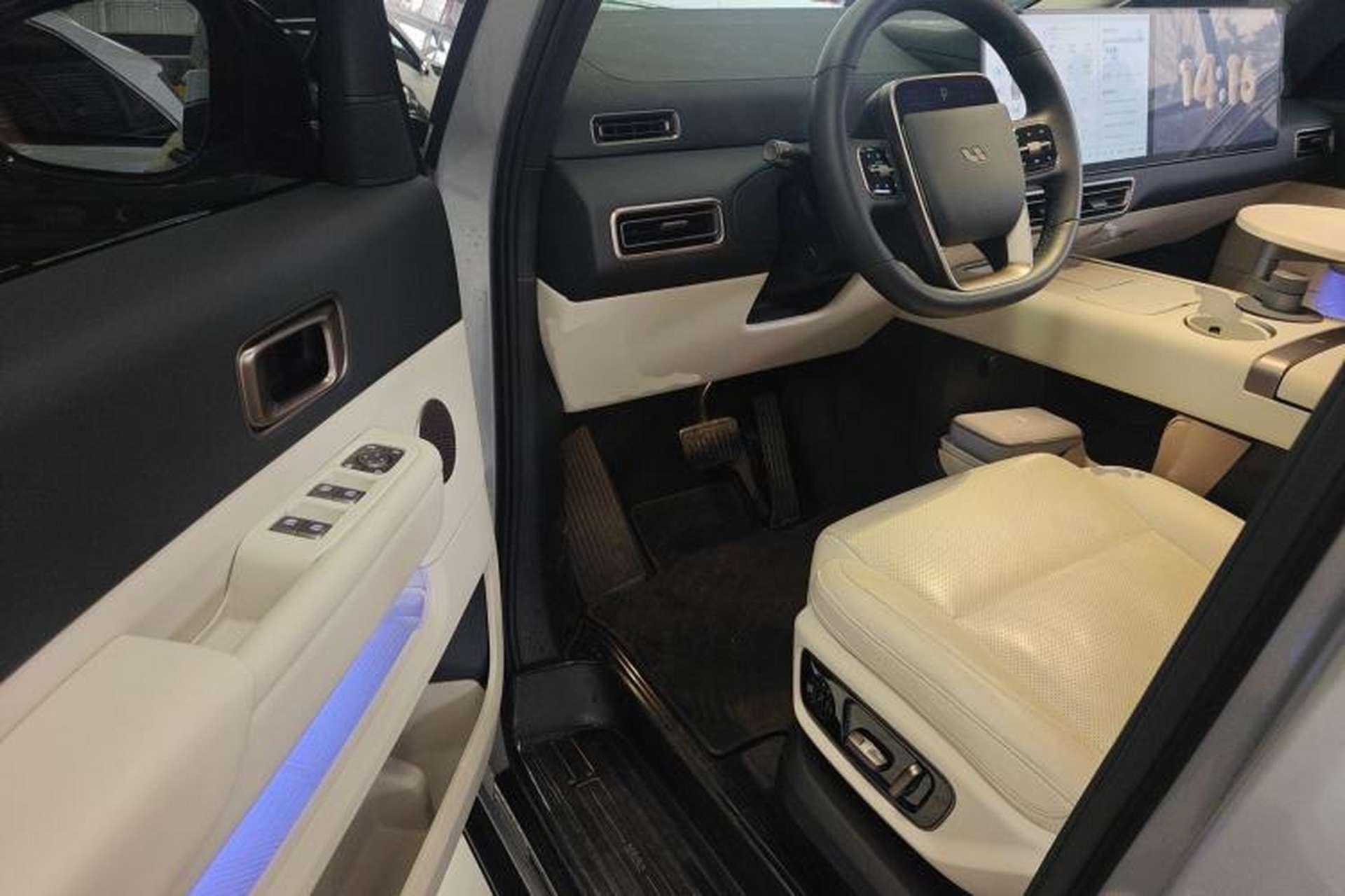 Used Li Auto MEGA 2025 Home Family Special Edition Left Front Seat