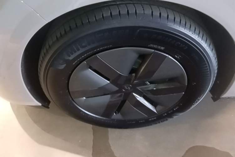 Used Li Auto MEGA 2025 Ultra Smart Refreshed Edition Left Front Wheel Hub