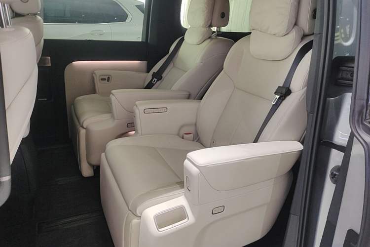 Used Li Auto MEGA 2025 Home Family Special Edition Left Rear Seat