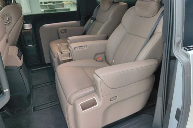 Used Li Auto MEGA 2025 Home Family Special Edition Left Rear Seat