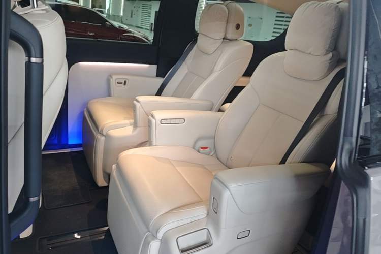 Used Li Auto MEGA 2025 Home Family Special Edition Left Rear Seat