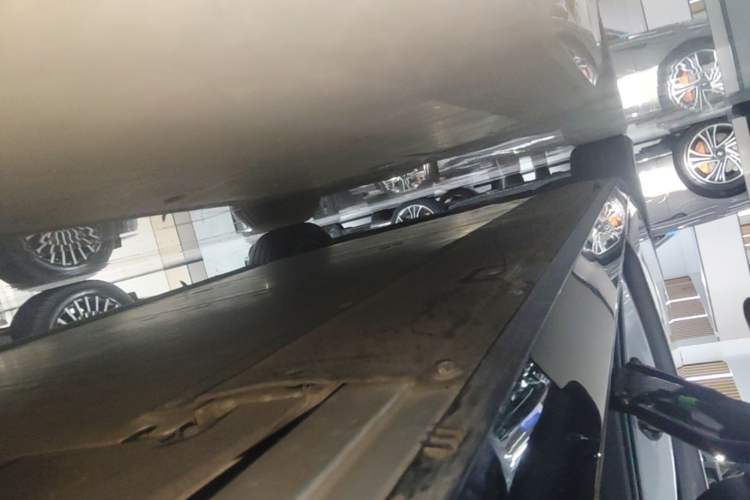 Used Li Auto MEGA 2025 Home Family Special Edition Left Side Sill