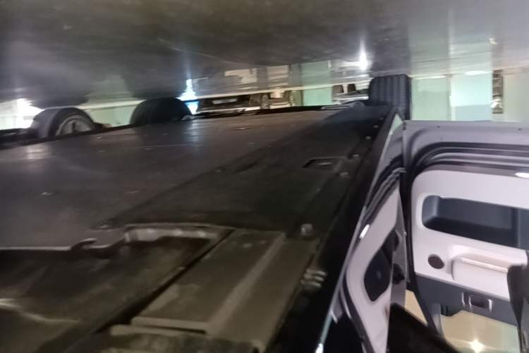 Used Li Auto MEGA 2025 Ultra Smart Refreshed Edition Left Side Sill