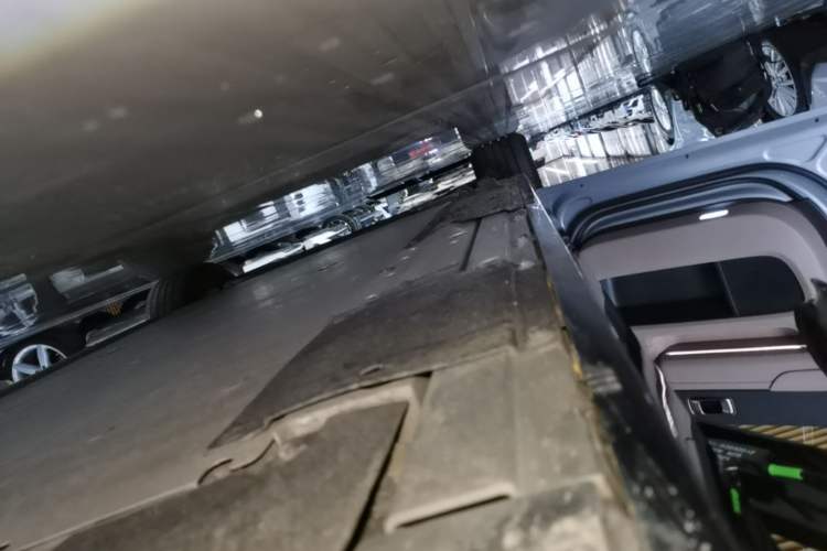 Used Li Auto MEGA 2025 Home Family Special Edition Left Side Sill