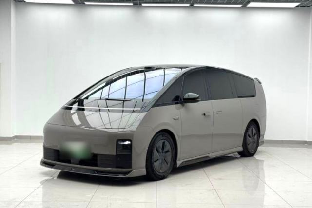 Li Auto MEGA 2025 Home Family Special Edition de segunda mano