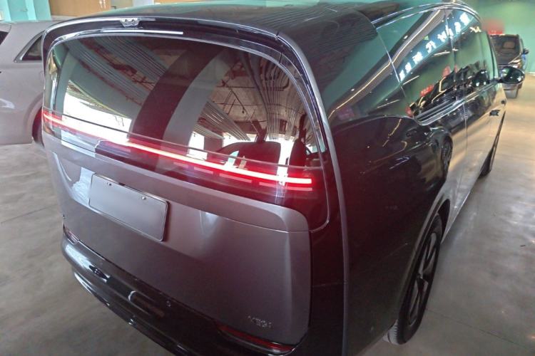 Used Li Auto MEGA 2025 Ultra Smart Refreshed Edition Rear Right 45 Deg