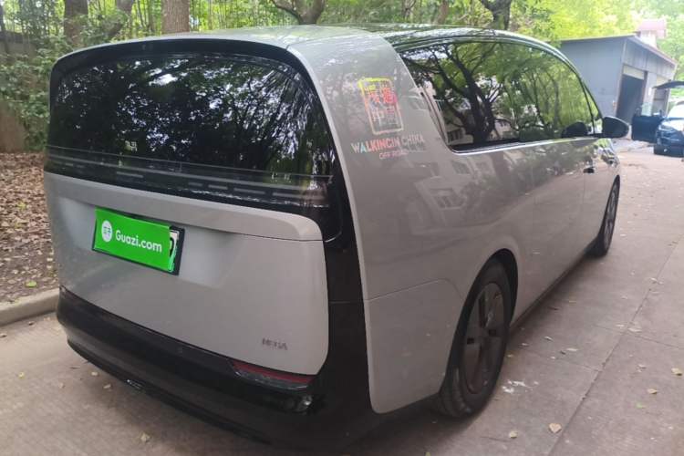 Used Li Auto MEGA 2025 Home Family Special Edition Rear Right 45 Deg