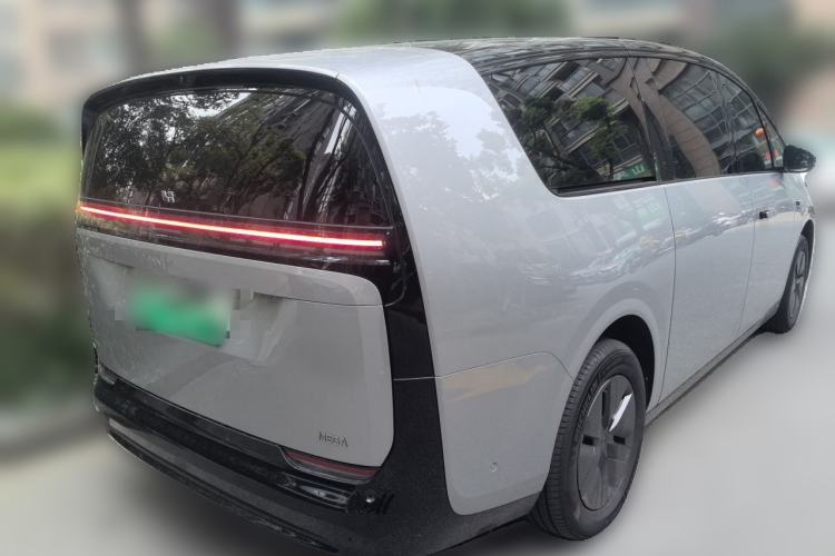 Used Li Auto MEGA 2025 Home Family Special Edition Rear Right 45 Deg