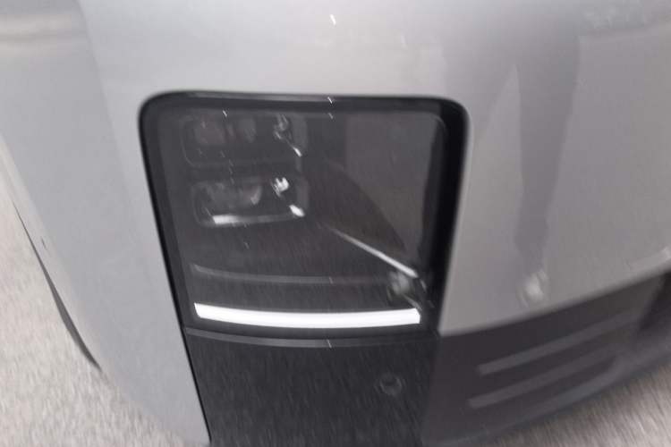 Used Li Auto MEGA 2025 Home Family Special Edition Right Front Headlight