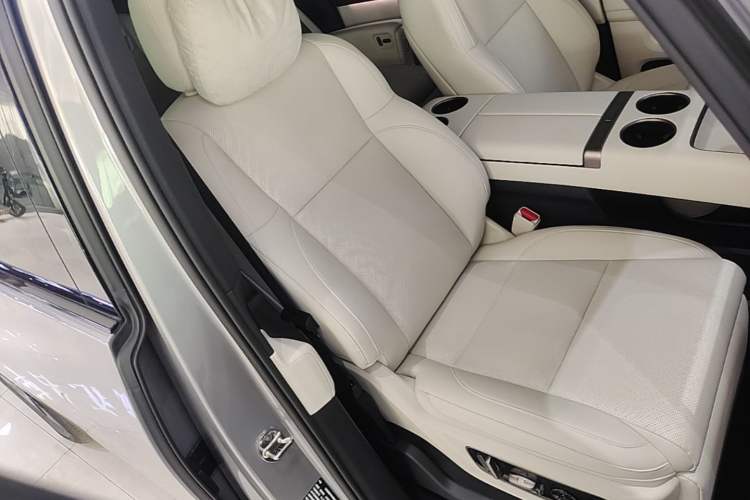 Used Li Auto MEGA 2025 Home Family Special Edition Right Front Seat