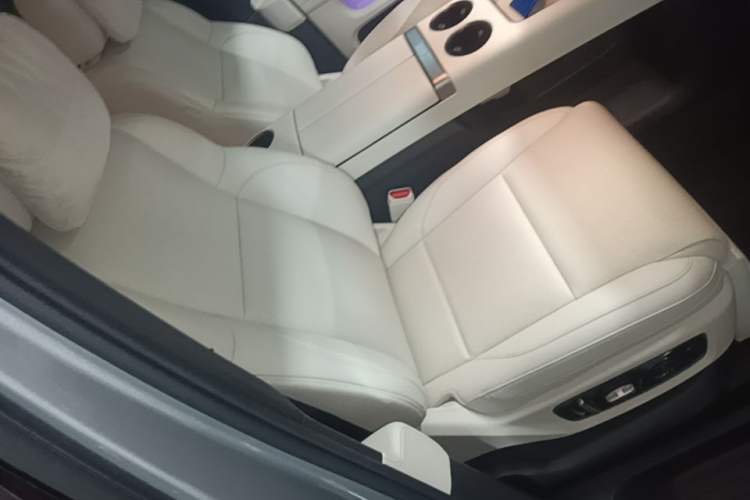 Used Li Auto MEGA 2025 Home Family Special Edition Right Front Seat