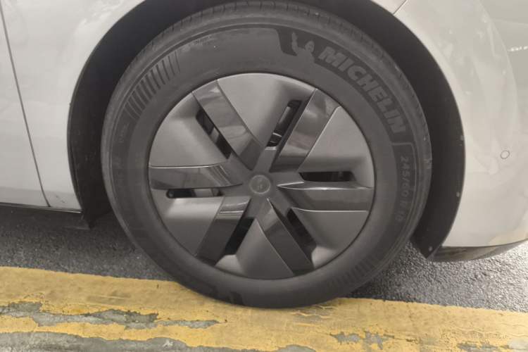 Used Li Auto MEGA 2025 Home Family Special Edition Right Front Wheel Hub