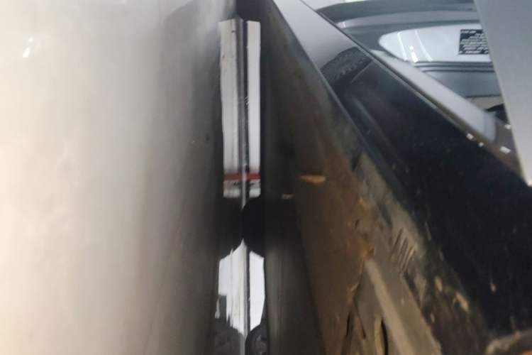 Used Li Auto MEGA 2025 Home Family Special Edition Right Side Sill