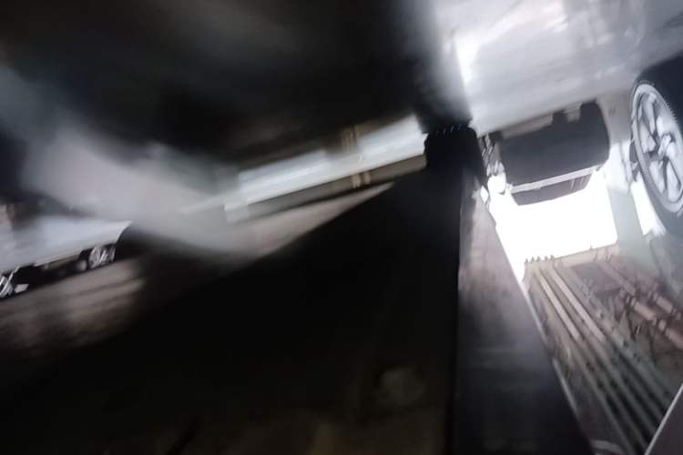 Used Li Auto MEGA 2025 Ultra Smart Refreshed Edition Right Side Sill