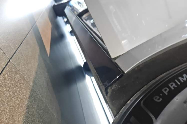 Used Li Auto MEGA 2025 Home Family Special Edition Right Side Sill