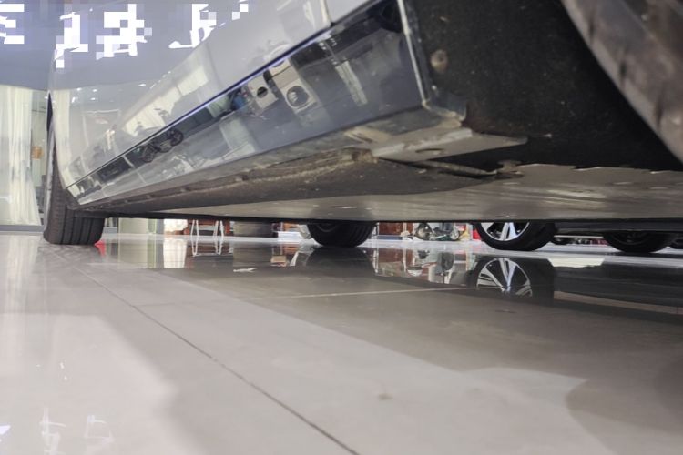 Used Li Auto MEGA 2025 Home Family Special Edition Right Side Sill