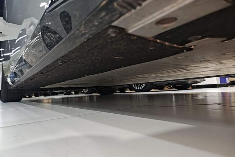 Used Li Auto MEGA 2025 Home Family Special Edition Right Side Sill