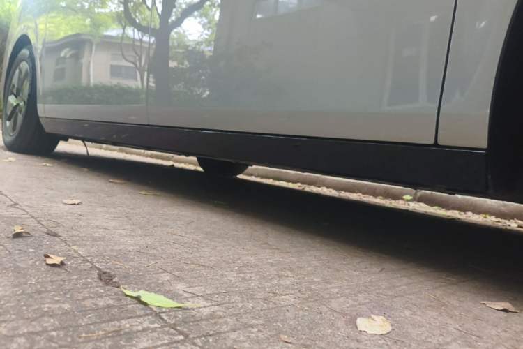 Used Li Auto MEGA 2025 Home Family Special Edition Right Side Sill