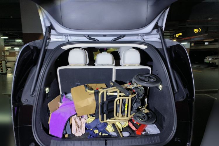 Used Li Auto MEGA 2025 Home Family Special Edition Trunk