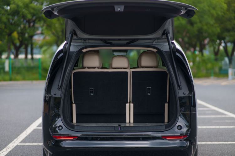 Used Li Auto MEGA 2025 Home Family Special Edition Trunk