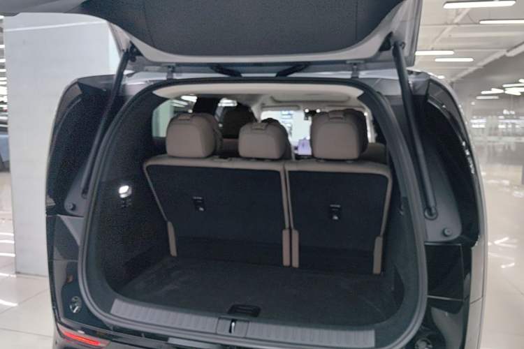 Used Li Auto MEGA 2025 Home Family Special Edition Trunk