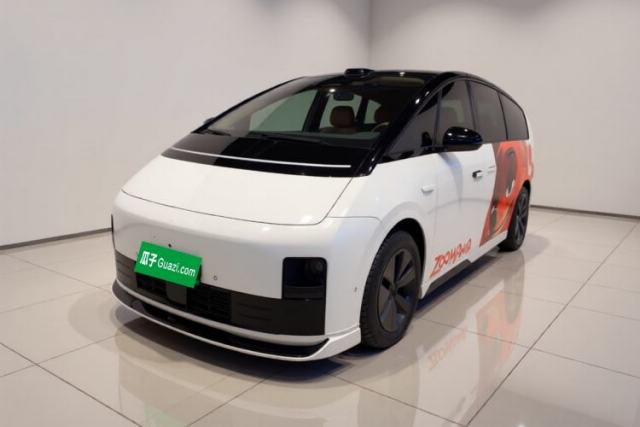 Li Auto MEGA 2025 Home Family Special Edition de segunda mano