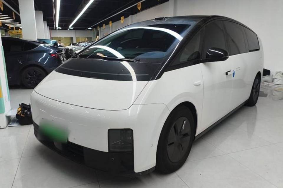 Li Auto MEGA 2025