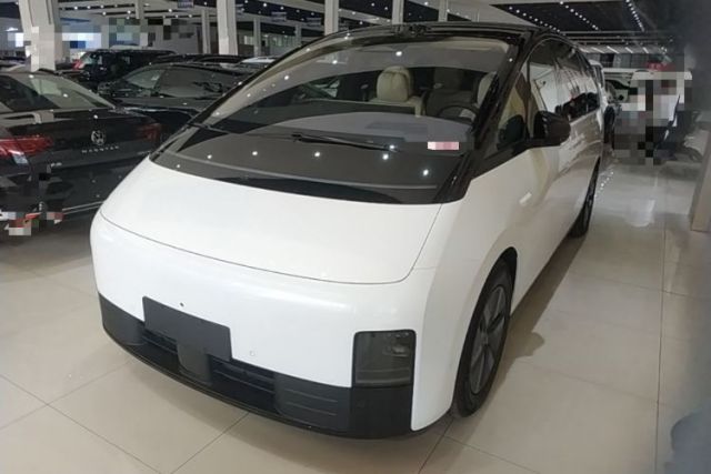 Used Li Auto MEGA 2025 Home Family Special Edition