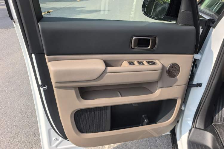 Used Li Auto MEGA 2025 Home Family Special Edition Audio And AC Panel