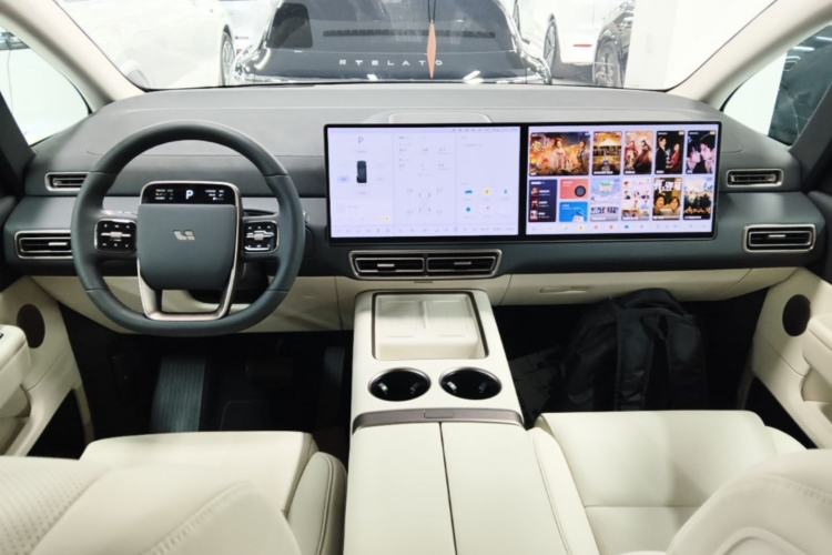 Used Li Auto MEGA 2025 Home Family Special Edition Center Console