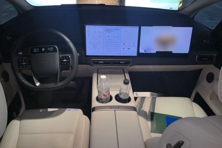 Used Li Auto MEGA 2025 Home Family Special Edition Center Console