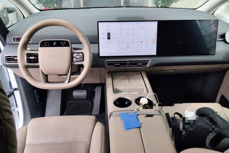 Used Li Auto MEGA 2025 Home Family Special Edition Center Console