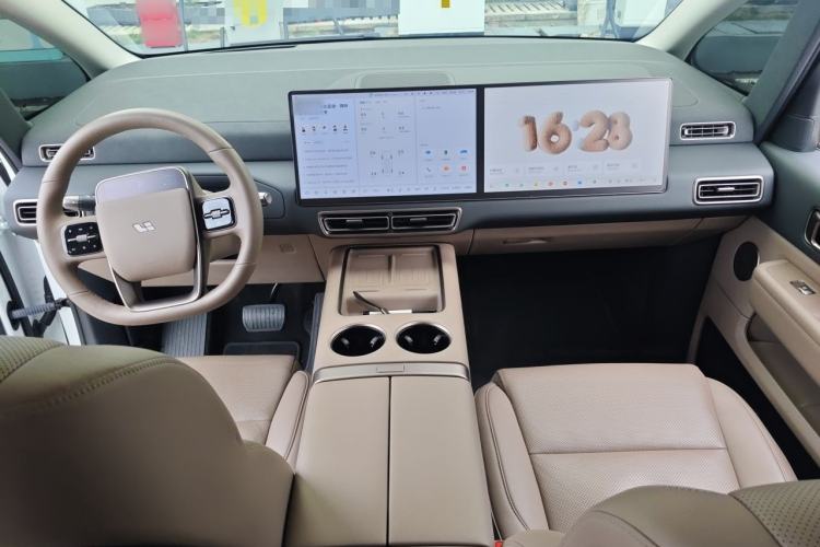 Used Li Auto MEGA 2025 Home Family Special Edition Center Console