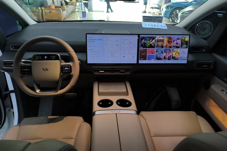Used Li Auto MEGA 2025 Home Family Special Edition Center Console