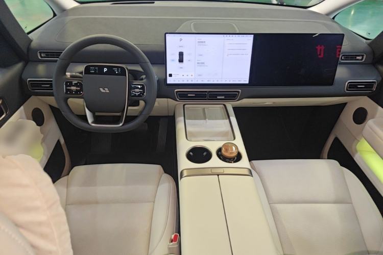 Used Li Auto MEGA 2025 Home Family Special Edition Center Console