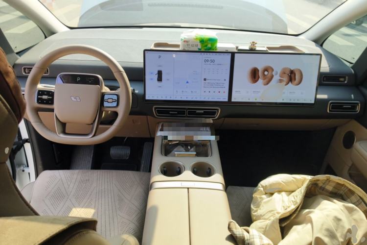 Used Li Auto MEGA 2025 Home Family Special Edition Center Console