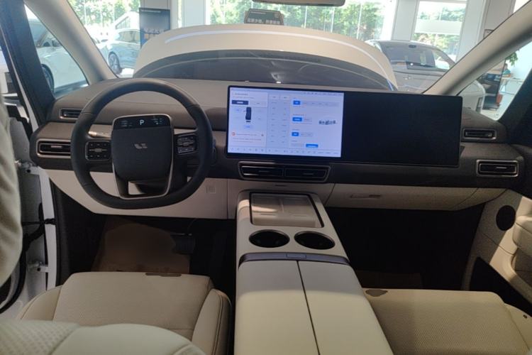 Used Li Auto MEGA 2025 Ultra Smart Refreshed Edition Center Console