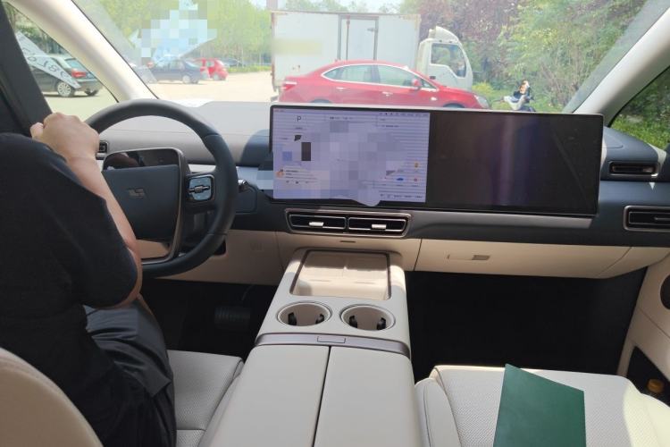 Used Li Auto MEGA 2025 Home Family Special Edition Center Console
