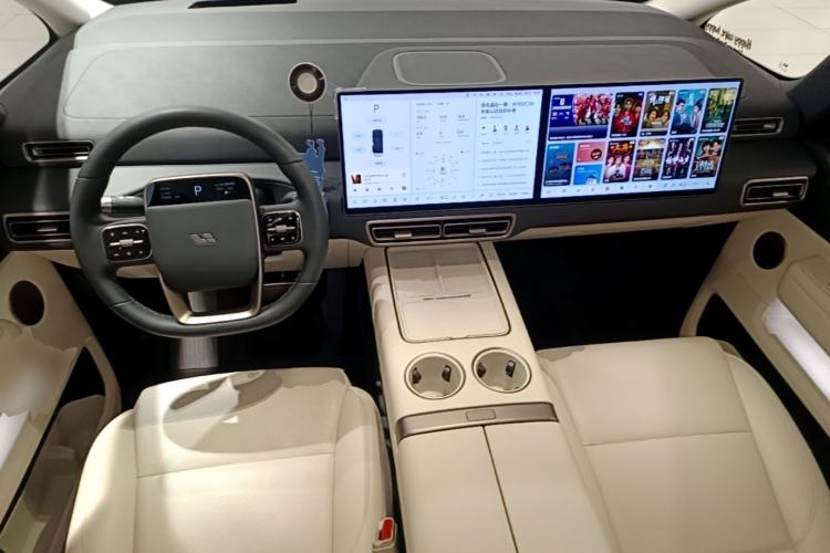 Used Li Auto MEGA 2025 Home Family Special Edition Center Console