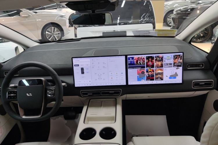 Used Li Auto MEGA 2025 Home Family Special Edition Center Console