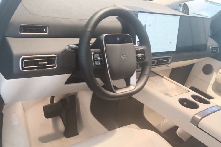Used Li Auto MEGA 2025 Ultra Smart Refreshed Edition Center Console
