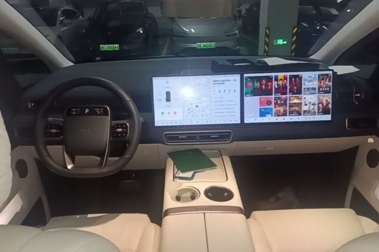 Used Li Auto MEGA 2025 Home Family Special Edition Center Console