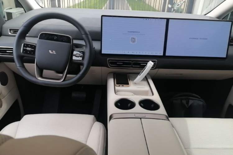 Used Li Auto MEGA 2025 Home Family Special Edition Center Console