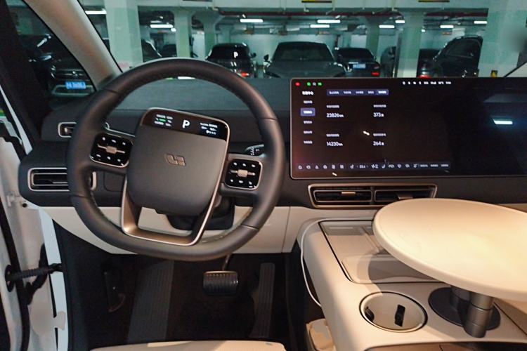 Used Li Auto MEGA 2025 Home Family Special Edition Center Console