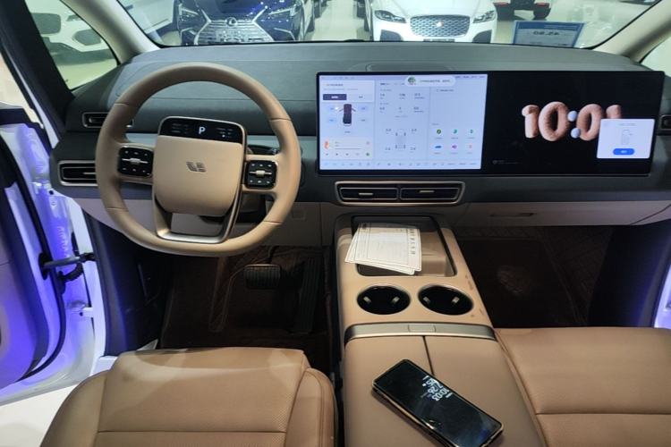 Used Li Auto MEGA 2025 Home Family Special Edition Center Console